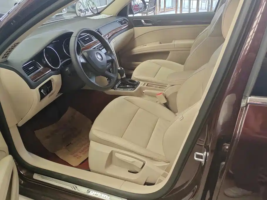 Skoda Superb — миниатюра 9
