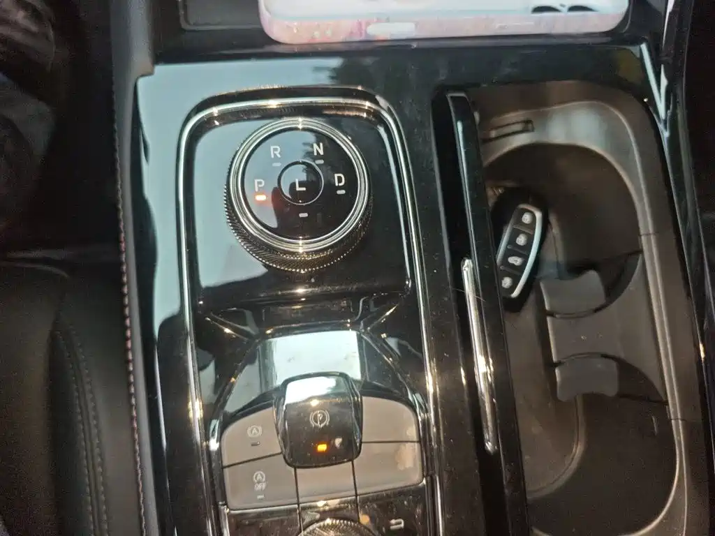 Ford Equator Sport — миниатюра 7
