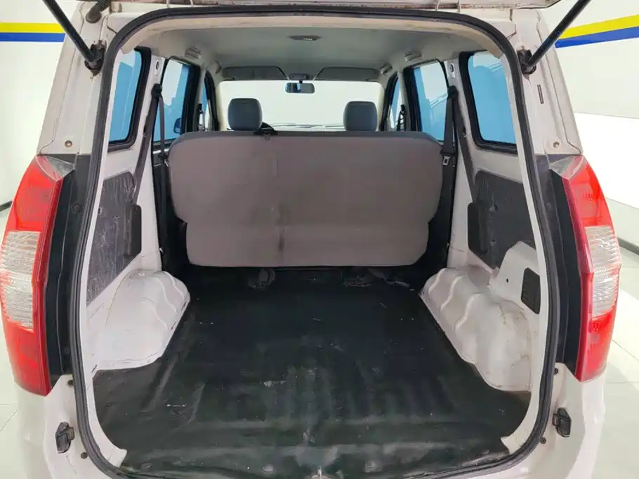 Wuling Hongguang — миниатюра 4
