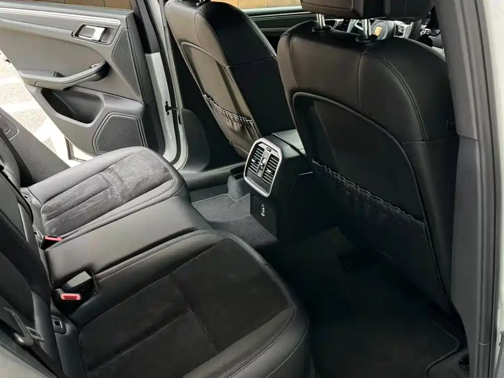 Porsche Macan — миниатюра 10