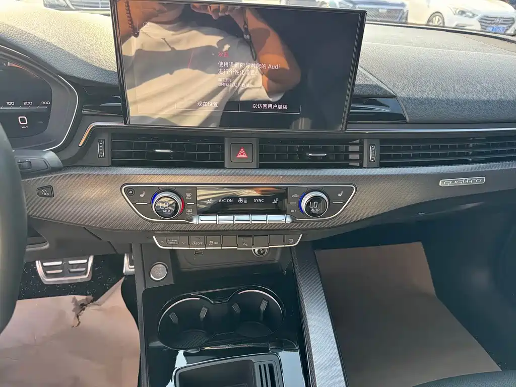 Audi A4L — миниатюра 12