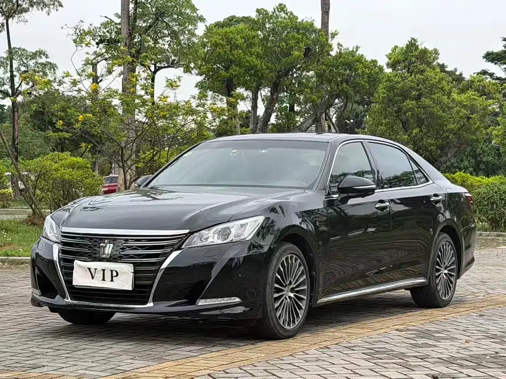 Toyota Crown 2018