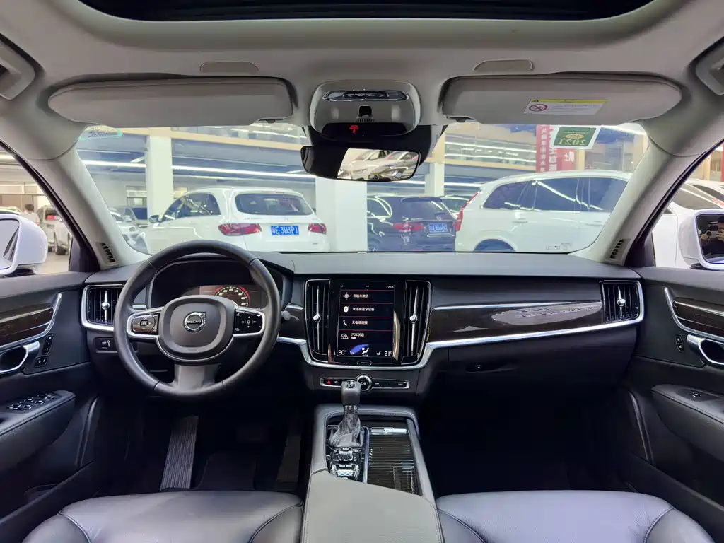 Volvo S90 — миниатюра 8