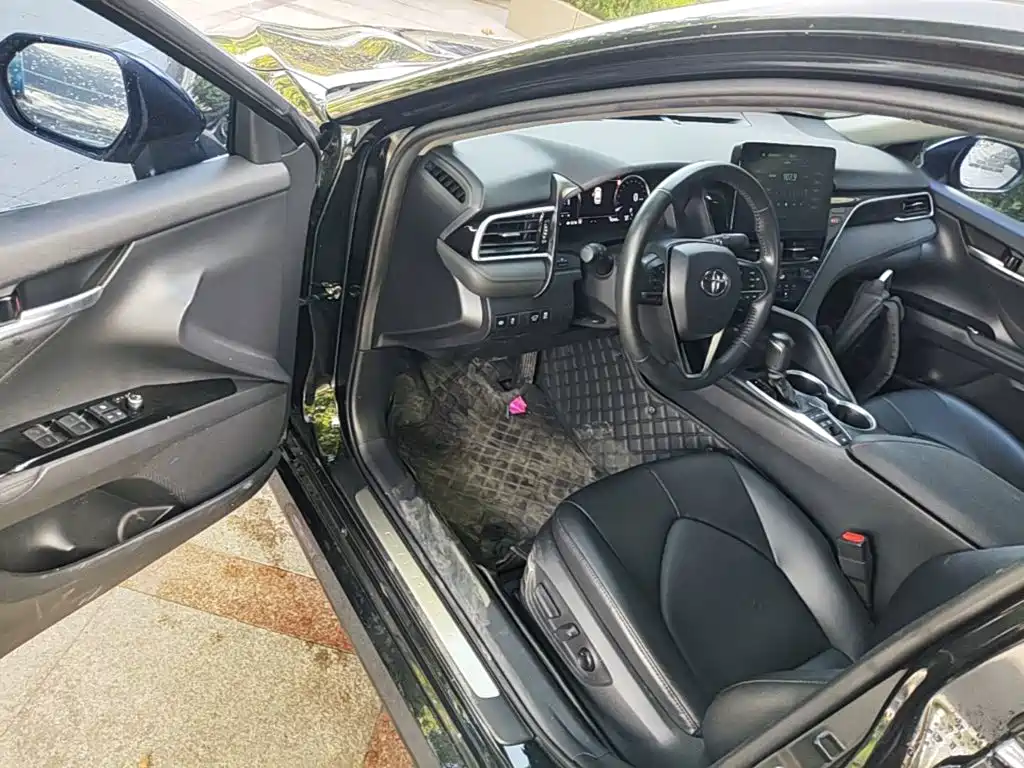 Toyota Camry — миниатюра 16