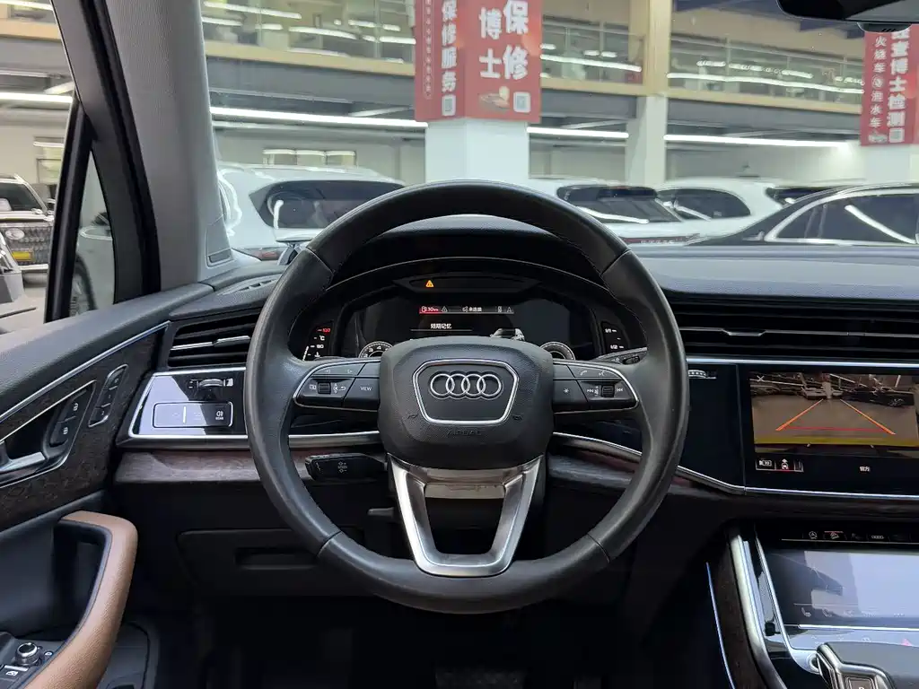 Audi Q7 — миниатюра 6