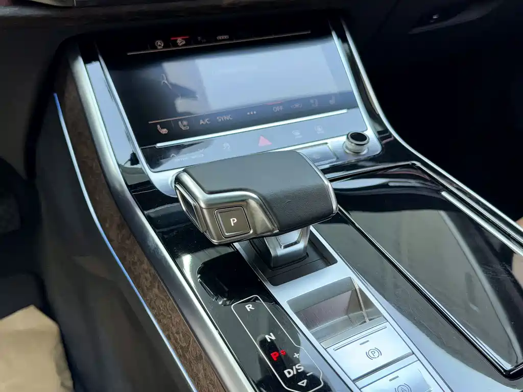 Audi Q7 — миниатюра 9