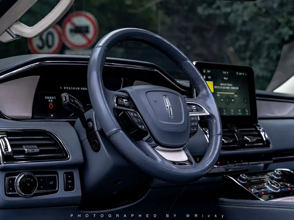 Lincoln Navigator — миниатюра 4