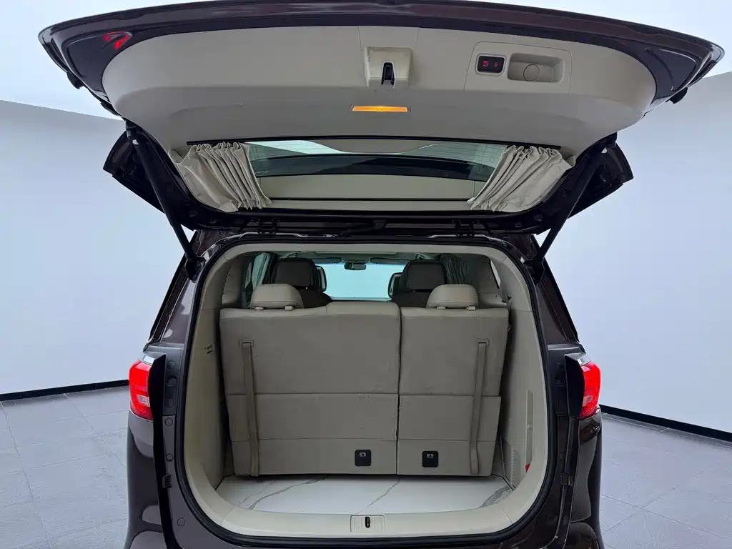Buick GL8 — миниатюра 7