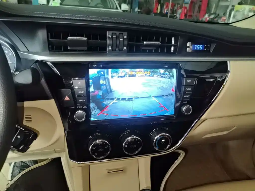 Toyota Corolla — миниатюра 13