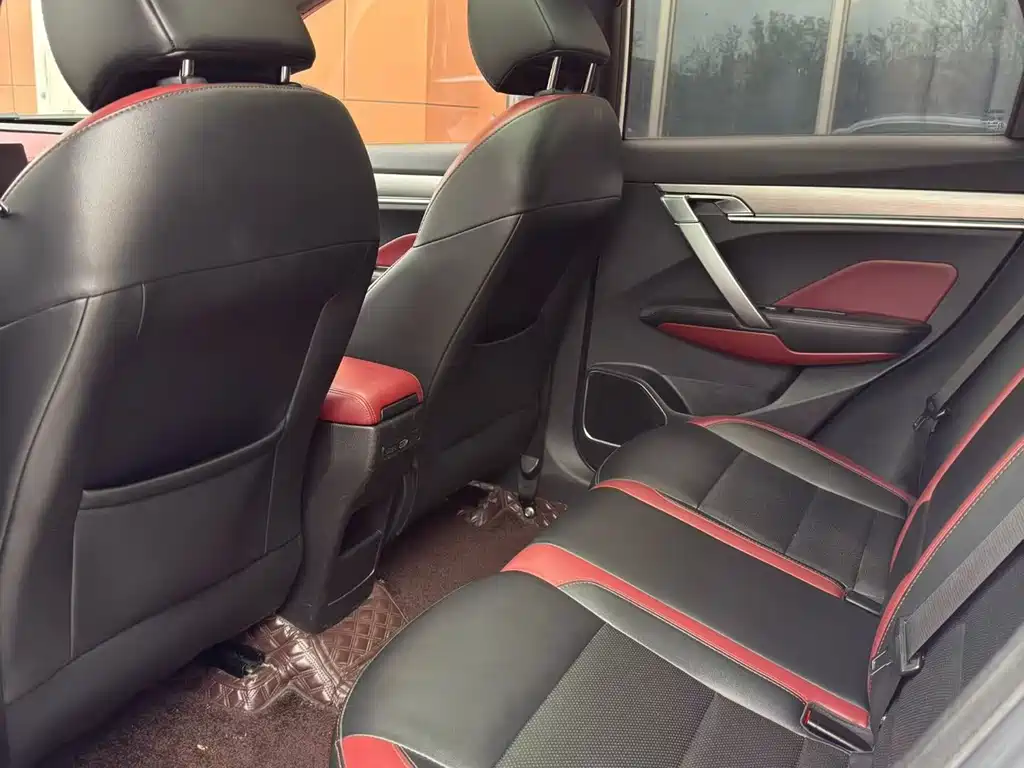 Geely Binyue — миниатюра 6