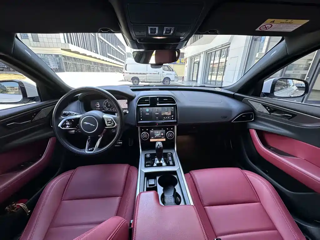 Jaguar XEL — миниатюра 4