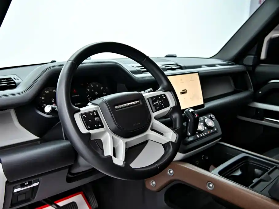 Land Rover Defender — миниатюра 17