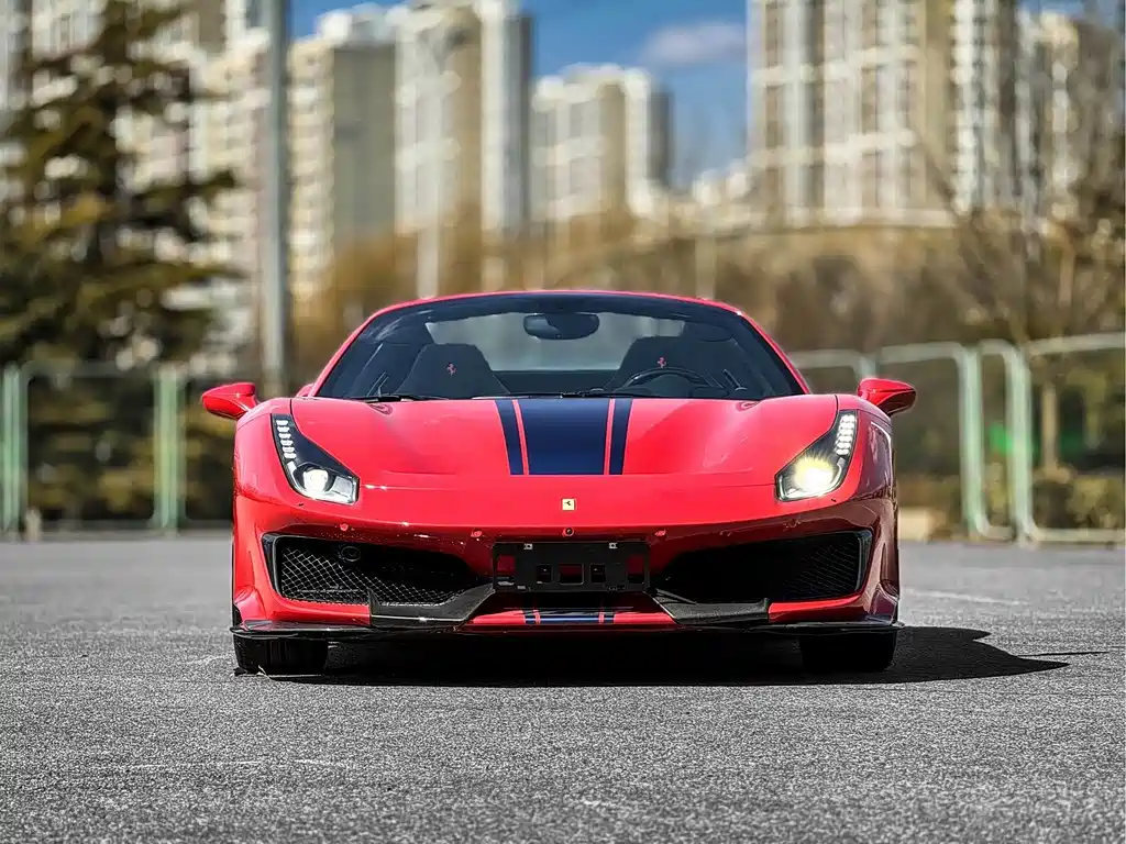 FERRARI 488