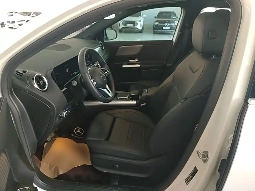 Mercedes-Benz GLA — миниатюра 15