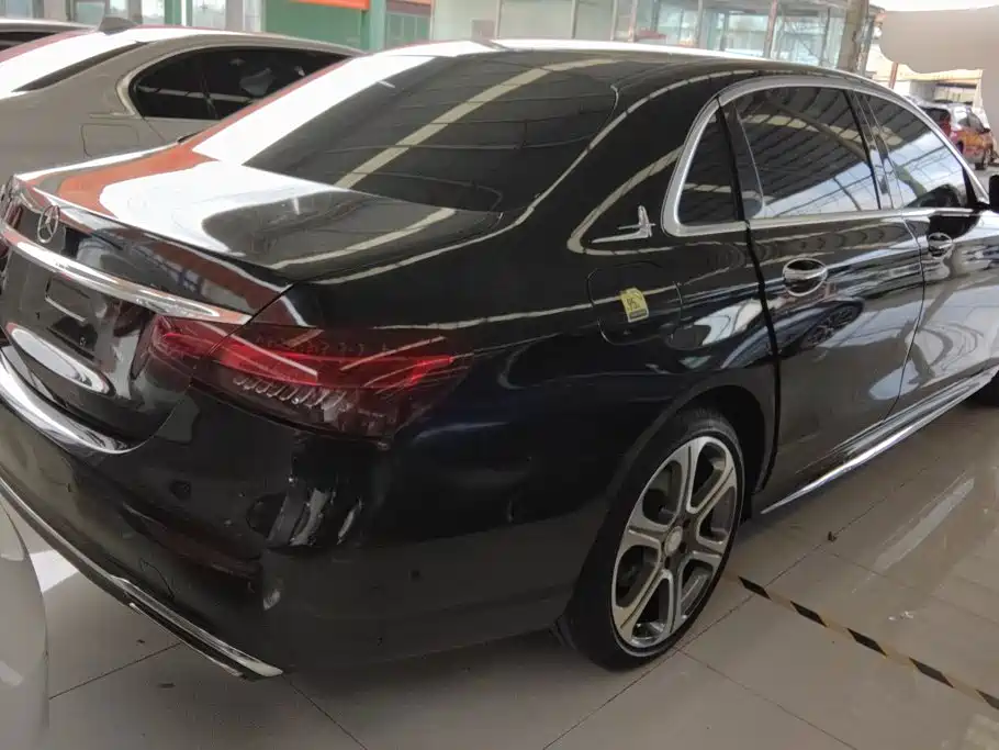 Mercedes-Benz E-Class — миниатюра 3