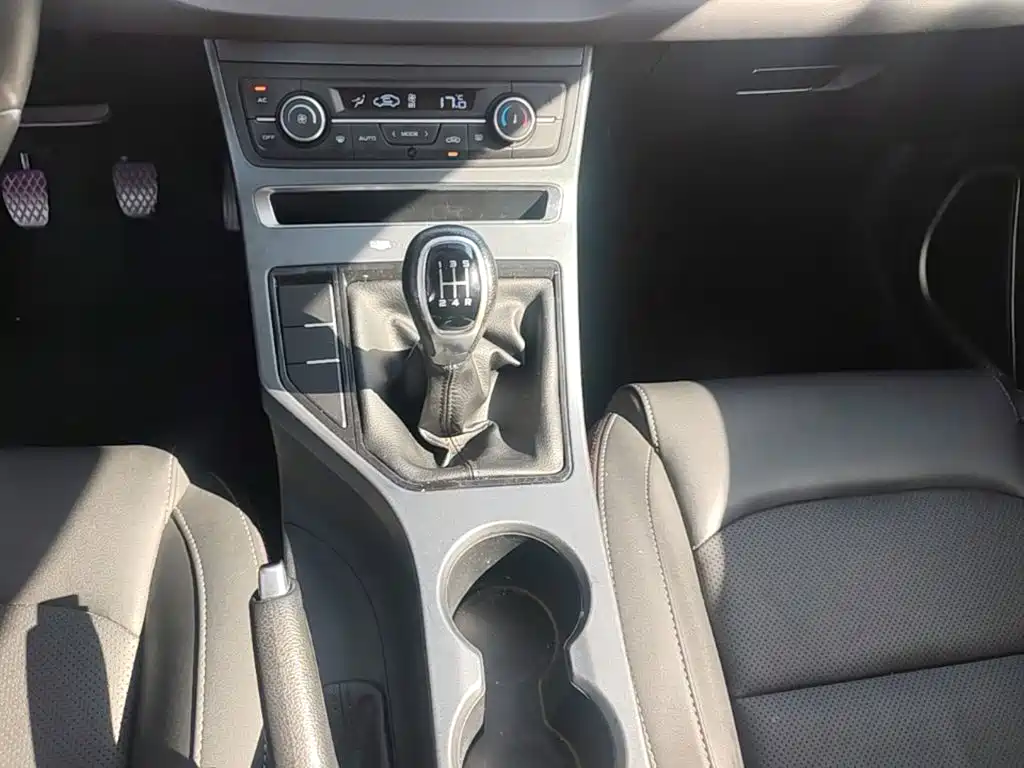 Geely Emgrand — миниатюра 14