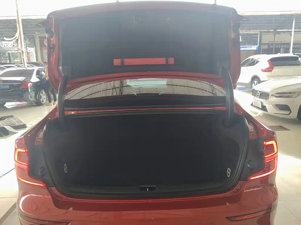 Volvo S60 — миниатюра 19