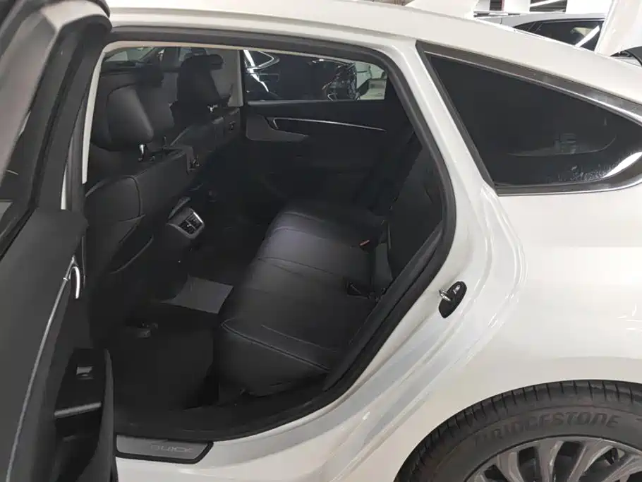 Buick LaCrosse — миниатюра 11