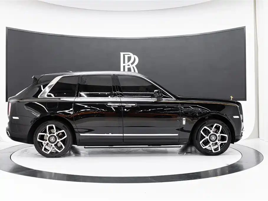 Rolls-Royce Cullinan 2024 мест