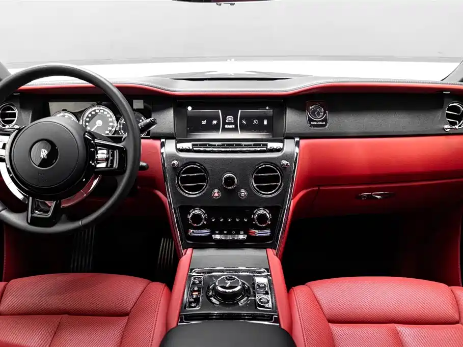 Rolls-Royce Cullinan 2024 мест