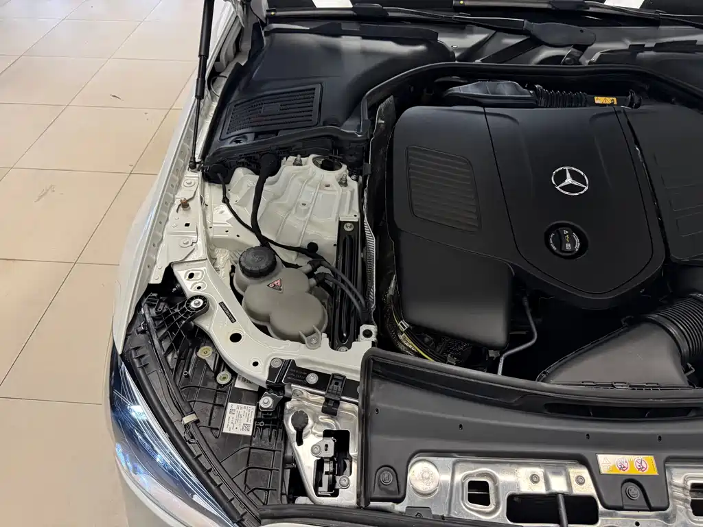 Mercedes-Benz C-Class — миниатюра 22