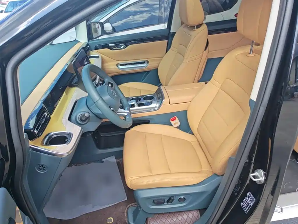 GAC Motor Trumpchi E8 PHEV — миниатюра 15
