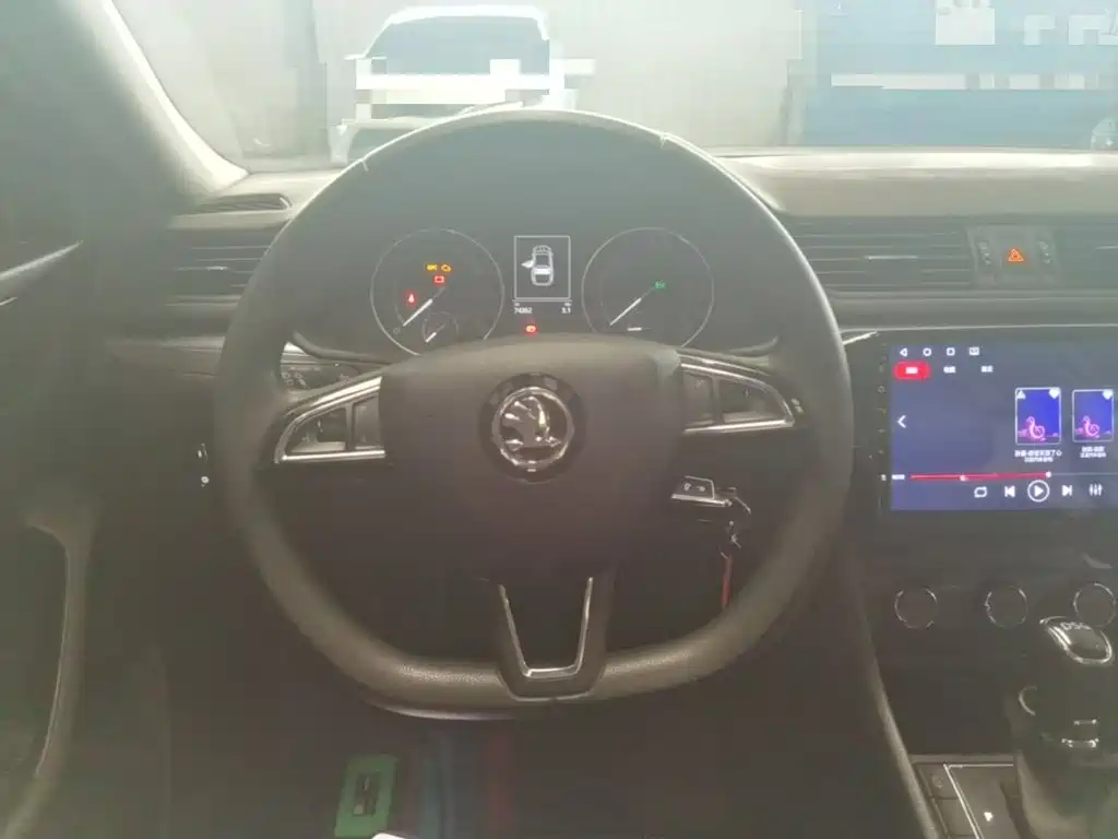 Skoda Superb — миниатюра 11
