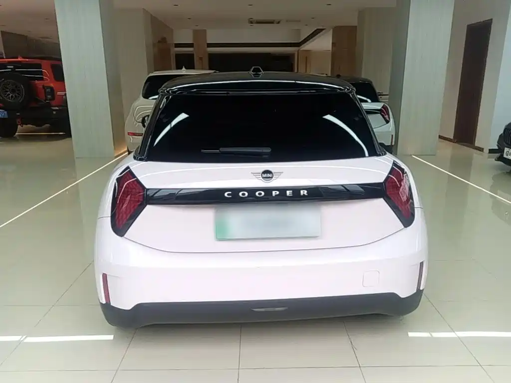 MINI MINI COOPER EV — миниатюра 4