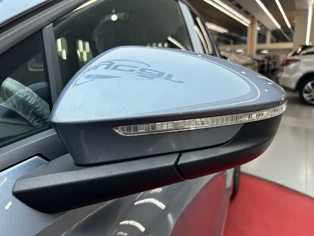 Audi Q4 e-tron — миниатюра 36
