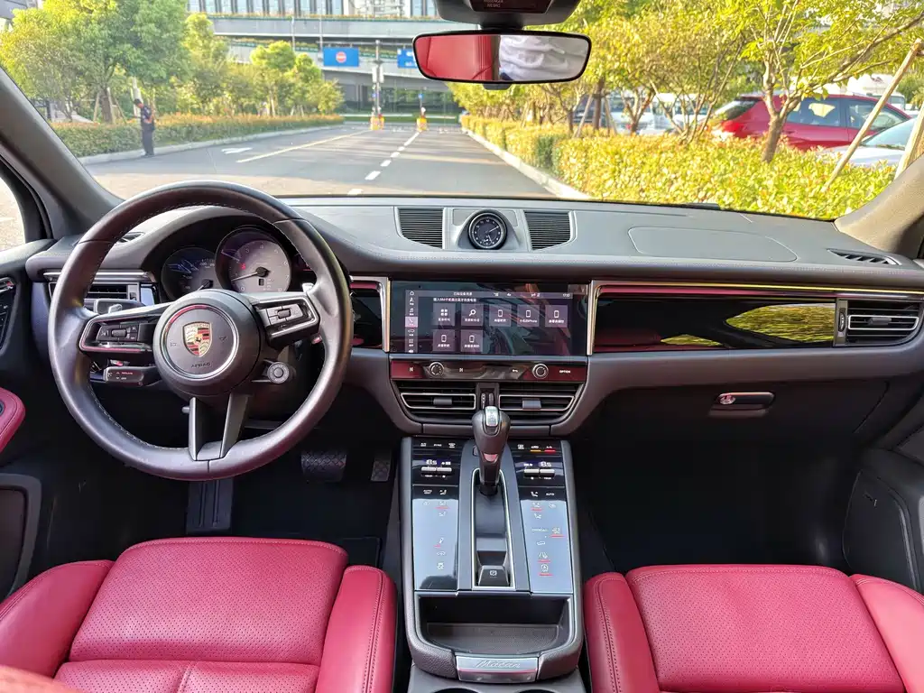 Porsche Macan — миниатюра 10
