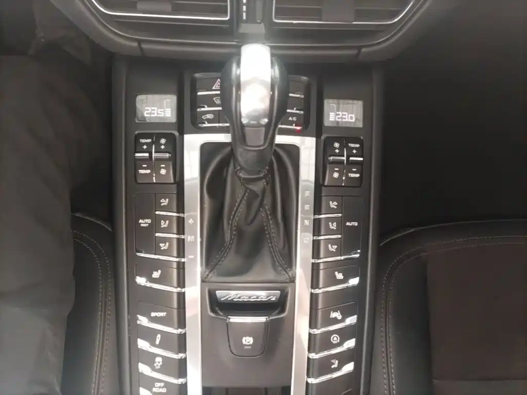 Porsche Macan — миниатюра 10
