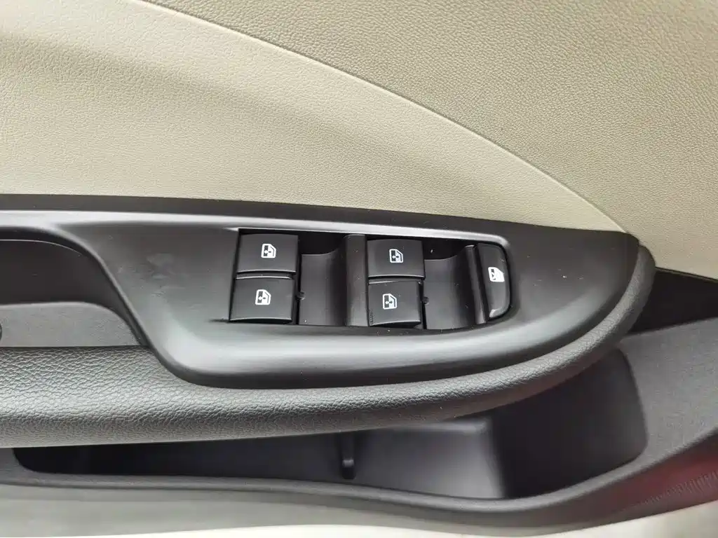 Buick Excelle — миниатюра 9