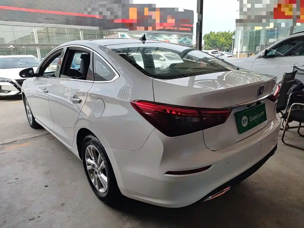 Changan Eado — миниатюра 5