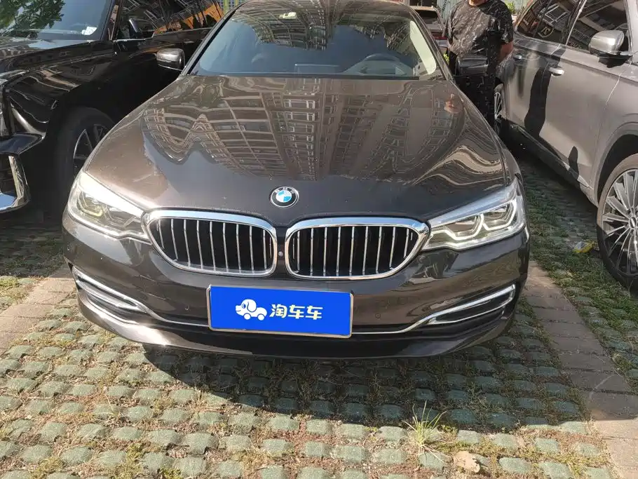 BMW 5 Series — миниатюра 2