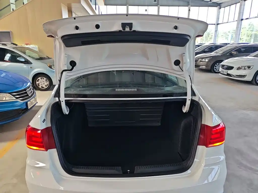Volkswagen Santana — миниатюра 19