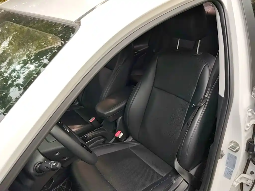 Hyundai Elantra — миниатюра 15