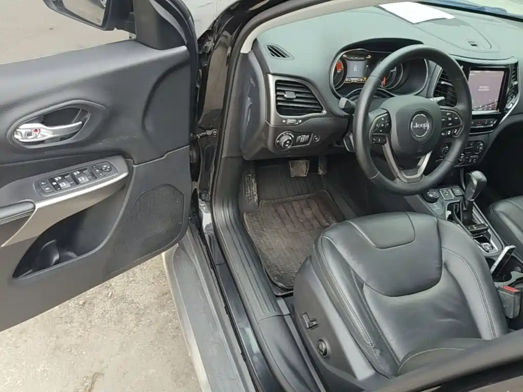 Jeep Cherokee — миниатюра 16