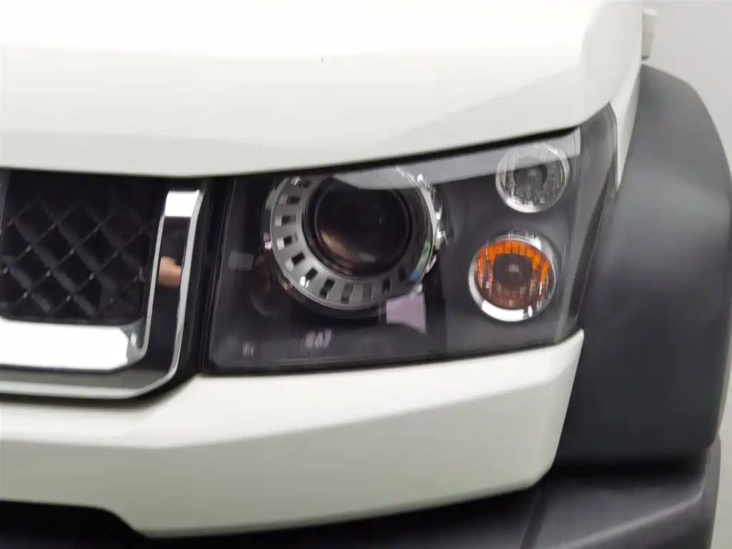 BAIC BJ40 2016 40L 2.3T AT Luxury