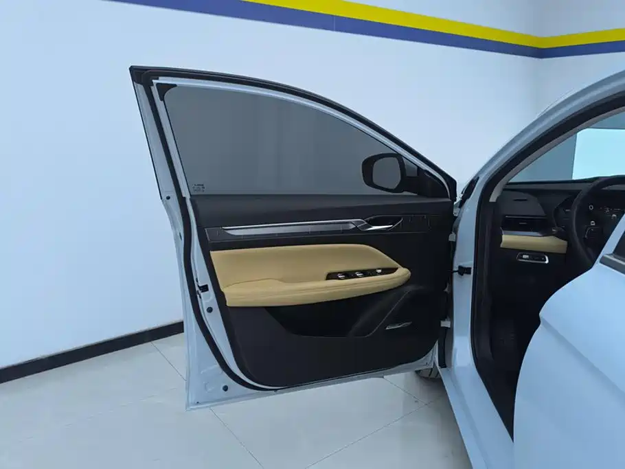 Geely L HiP — миниатюра 7