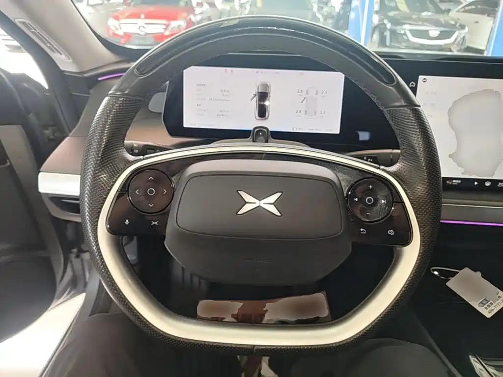XPeng P7 — миниатюра 11