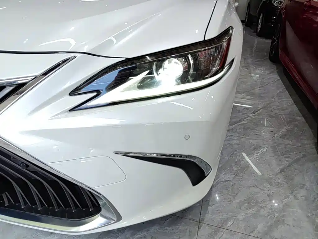 Lexus ES — миниатюра 24