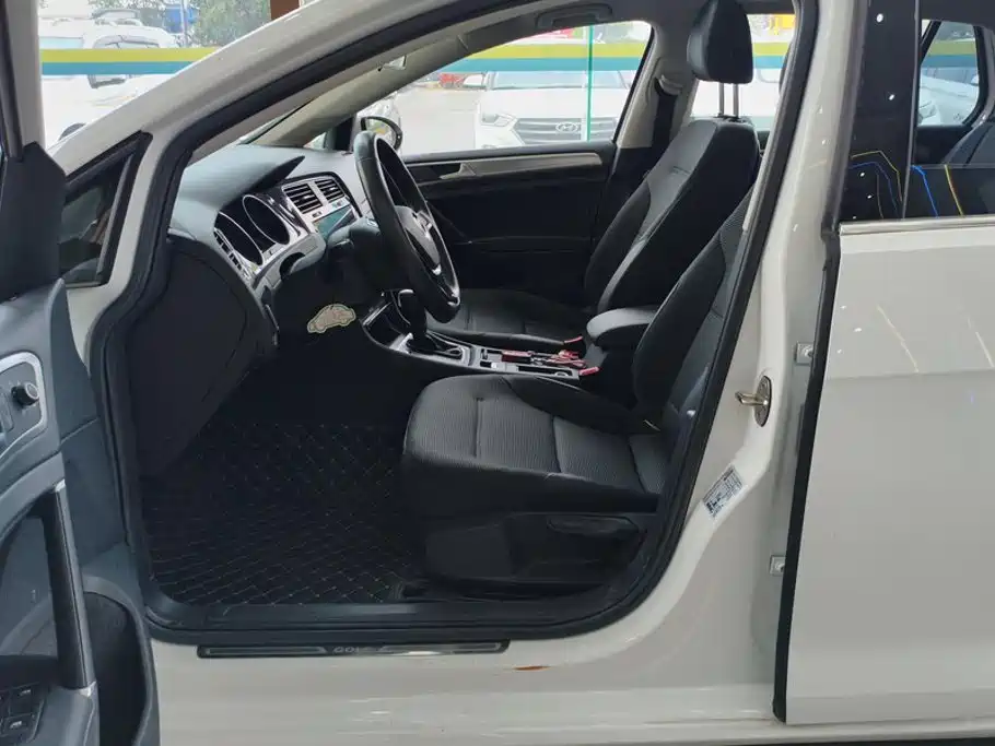 Volkswagen Golf — миниатюра 9