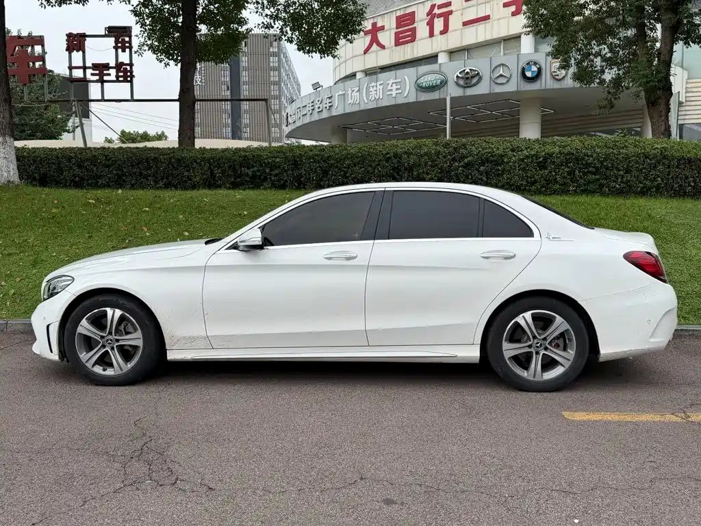 Mercedes-Benz C-Class — миниатюра 3