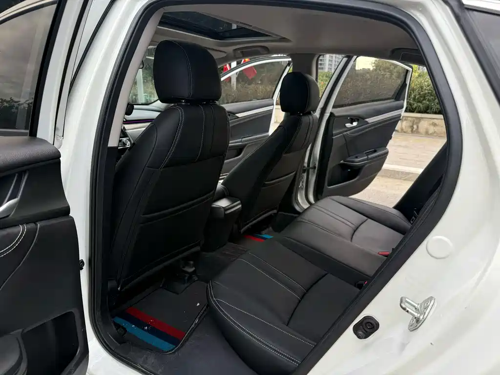Honda Civic — миниатюра 7