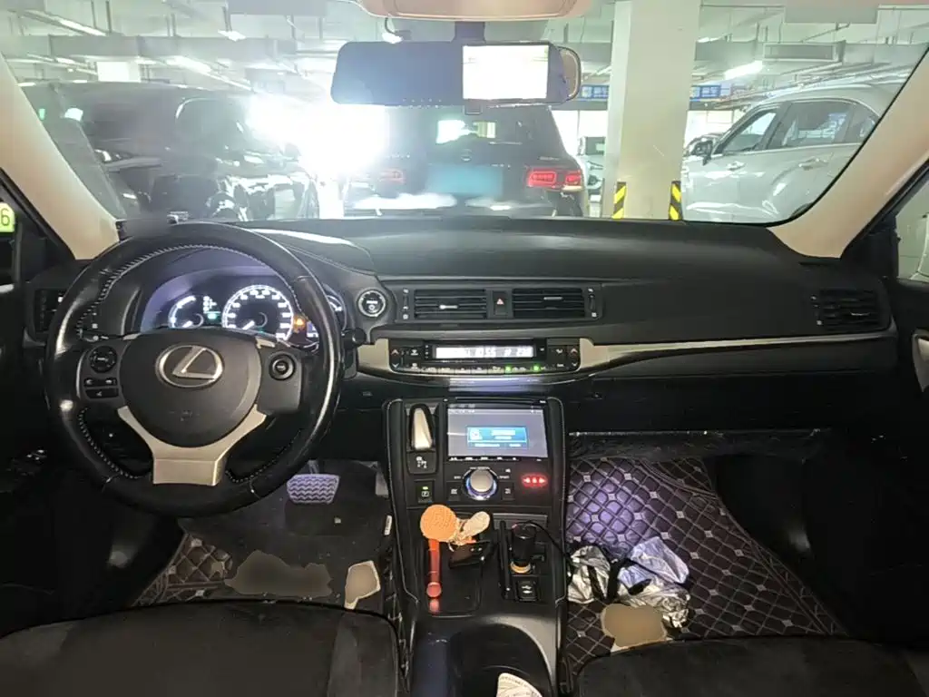 Lexus CT — миниатюра 10