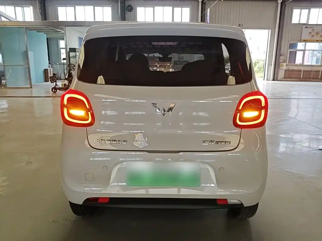 Wuling MINIEV — миниатюра 6