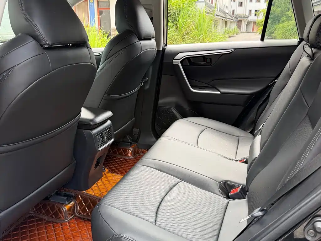 Toyota Wildlander — миниатюра 12