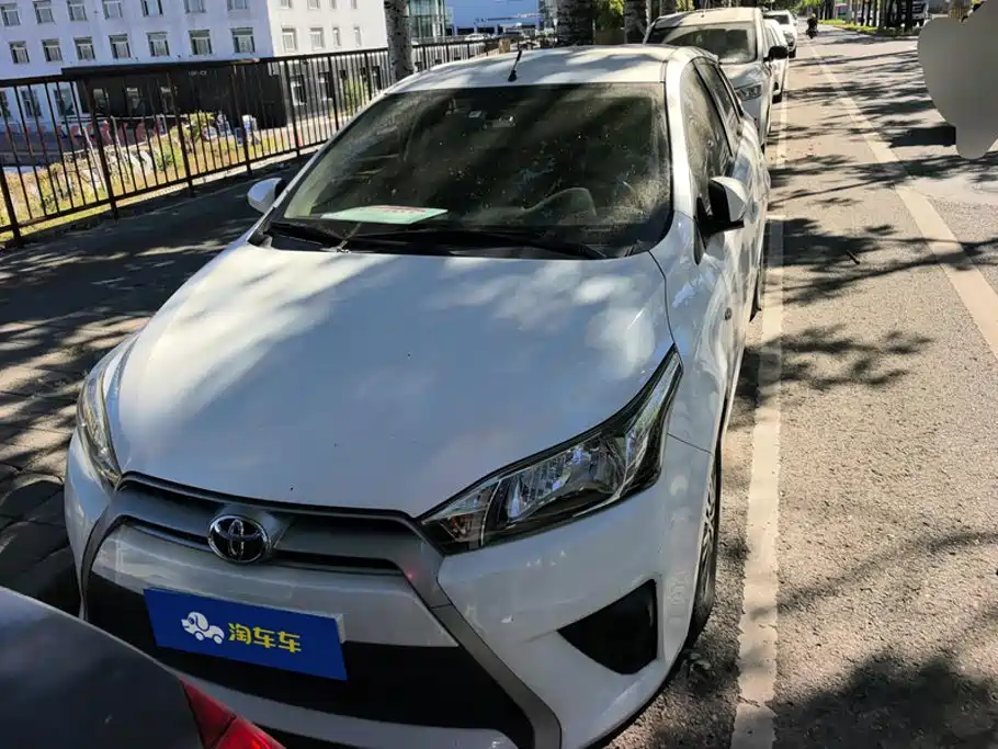 Toyota Yaris L — миниатюра 2