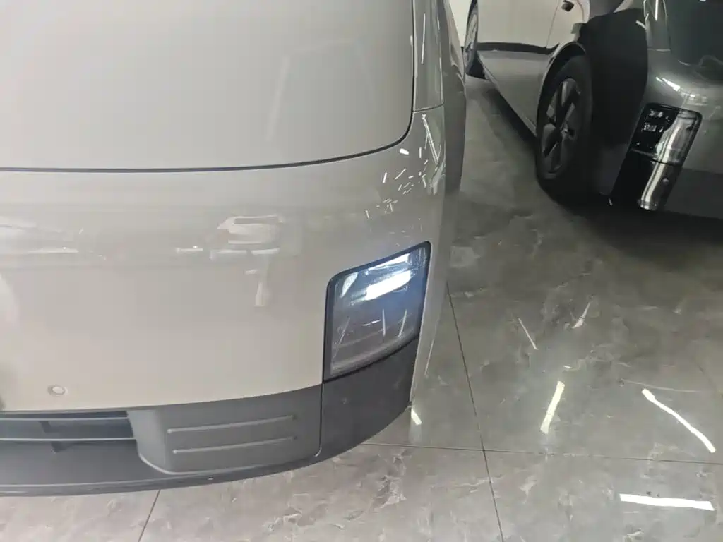 Li Auto Li MEGA — миниатюра 24