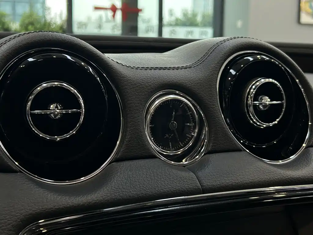 Jaguar XJ — миниатюра 11